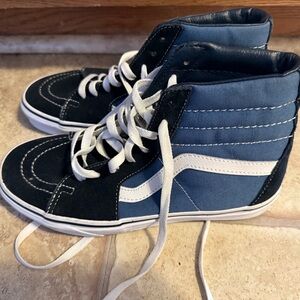 New Vans Sk8- hi shoes. Women’s 8.5